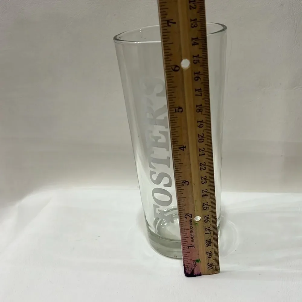 Fosters Pint Glass White Gold Red Blue Bar Beer 16 Oz 6 3/4 In Tall 2 3/4 Round